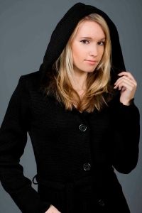 Женское пальто с капюшоном 9