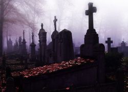 Почему ночью нельзя ходить на кладбище
