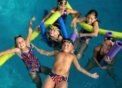 Как научится плавать ребенку 10 лет