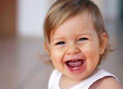 сколько зубов должно быть у ребенка в год