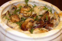 картошка с грибами в горшочках в духовке