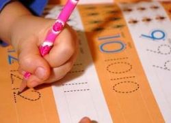 как научить ребенка левшу писать