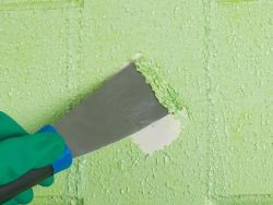 Как убрать краску со стен