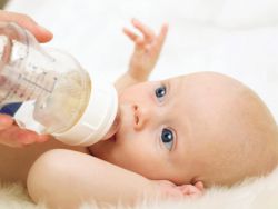 Можно ли новорожденному давать кипяченую воду
