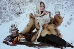 зимняя фотосессия девушек в лесу