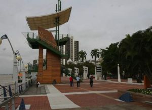 Гуаякиль - набережная Симона Боливара