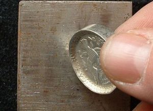 как сделать кольцо из монеты3