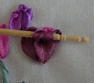 Вышивка лентами - тюльпаны18