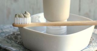 Как сделать натуральную зубную пасту своими руками?
