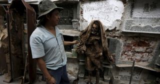 Чистильщики могил – популярная профессия в Гватемале!