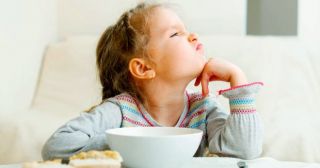 6 причин, из-за которых ребенок может отказываться от еды