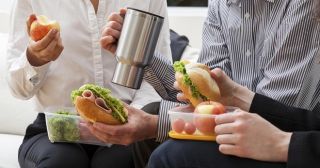 7 грехов офисного обеда, который вредит здоровью и фигуре
