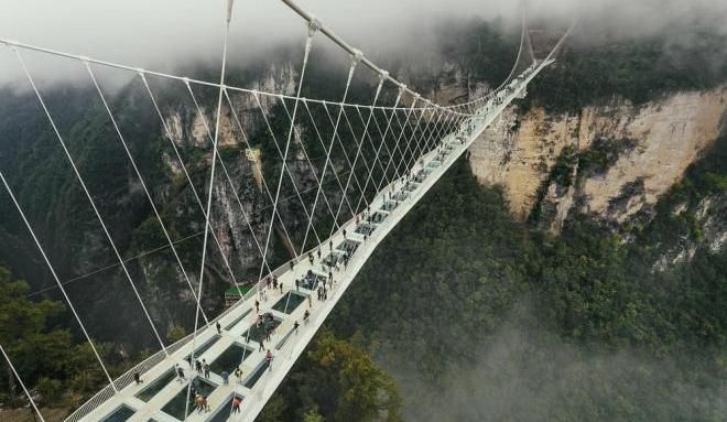 Стеклянный мост в Чжанцзяцзе, Китай