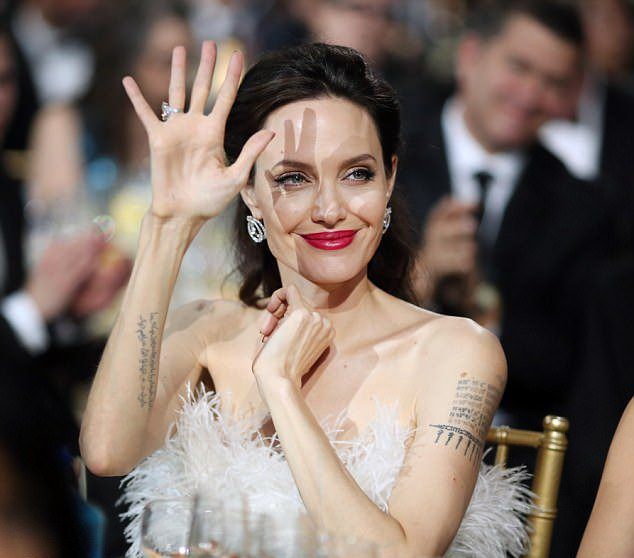 Анджелина Джоли на премии Critics' Choice Awards