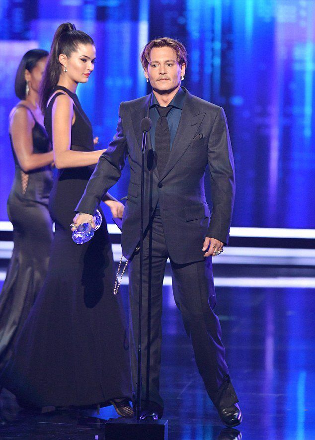 Джонни Депп на вручении премии People's Choice Awards-2017 