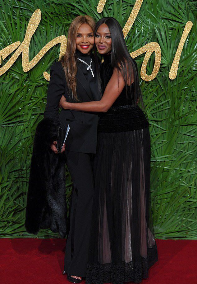 Наоми Кэмпбелл и Валери Моррис на The Fashion Awards 2017