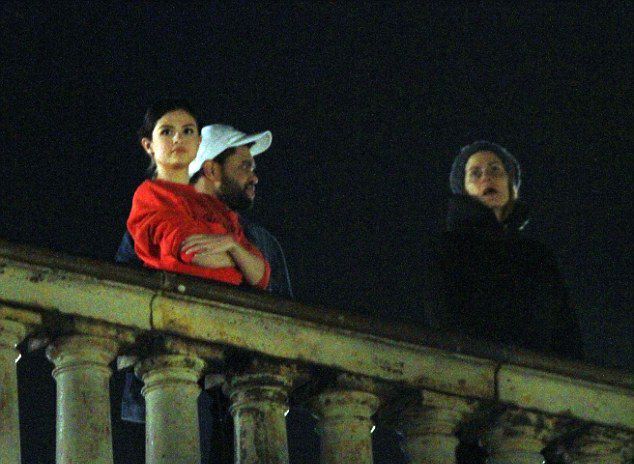 Селена Гомес и The Weeknd на мосту Понте-Веккьо во Флоренции