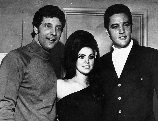 Том Джонс, Присцилла и Элвис Пресли в 1971 году