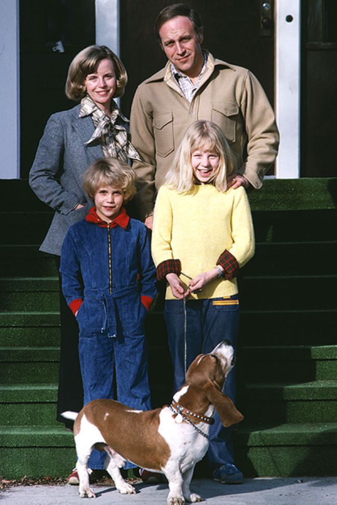 Дик Чейн с супругой Лин детьми и собакой
