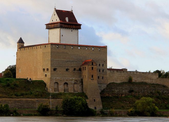 Нарвский замок или замок Германа