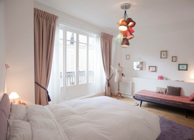 дизайн спальни с французским окном
