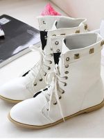 Белые женские ботинки 