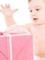 Что подарить ребенку на полгода?