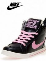 Кожаные кроссовки Nike