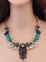 Ожерелье с драгоценными украшениями-подвесками