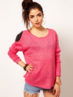 Розовый свитер 