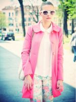 С чем носить розовое пальто?