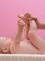 Складки на ножках у новорожденных