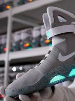 Светящиеся кроссовки Nike