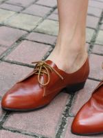 Женские ботинки на шнурках  