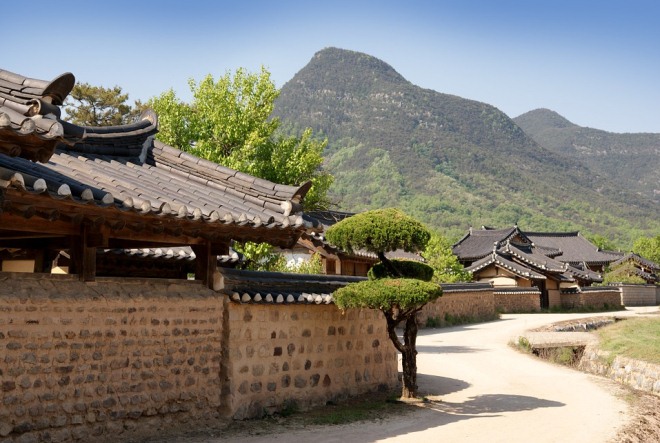 Дома богатых корейцев в традиционной деревне