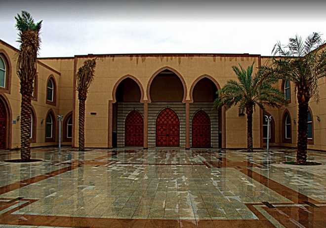 Двор мечети