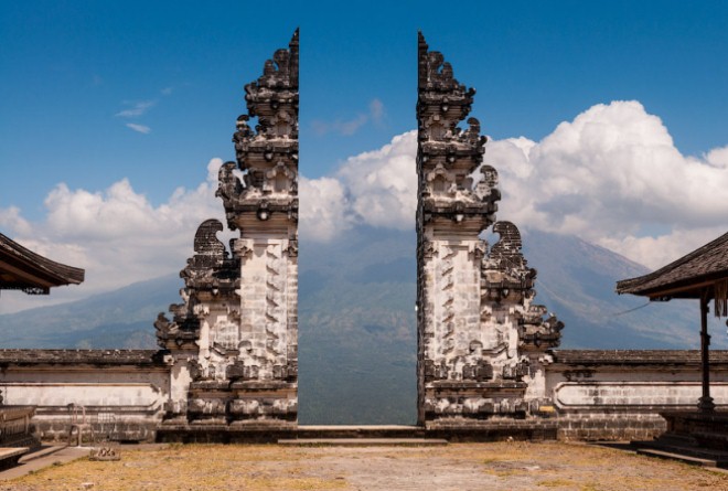 Нижний храм Pura Penataran Agung