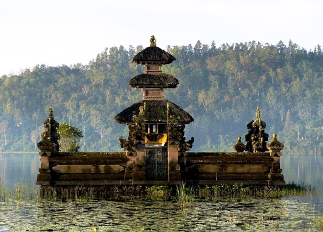 Пагода на воде