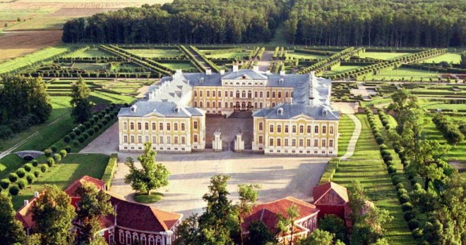 Рундальский дворец