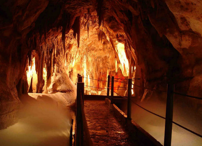Туристический маршрут в пещере