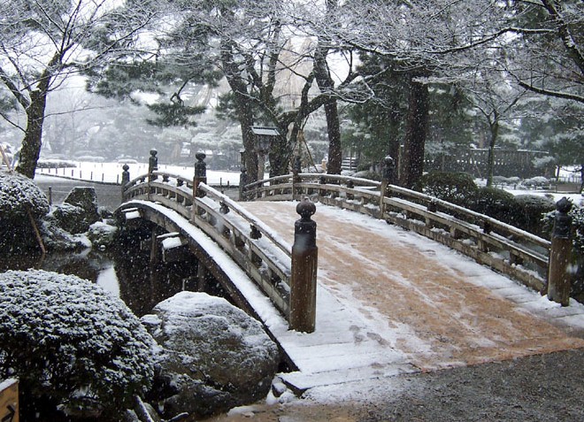 Зимние пейзажи  Кэнроку-эн