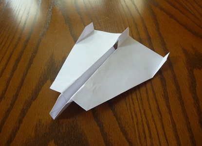 Как сделать самолетик из бумаги 17