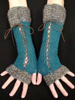 Длинные вязаные перчатки без пальцев