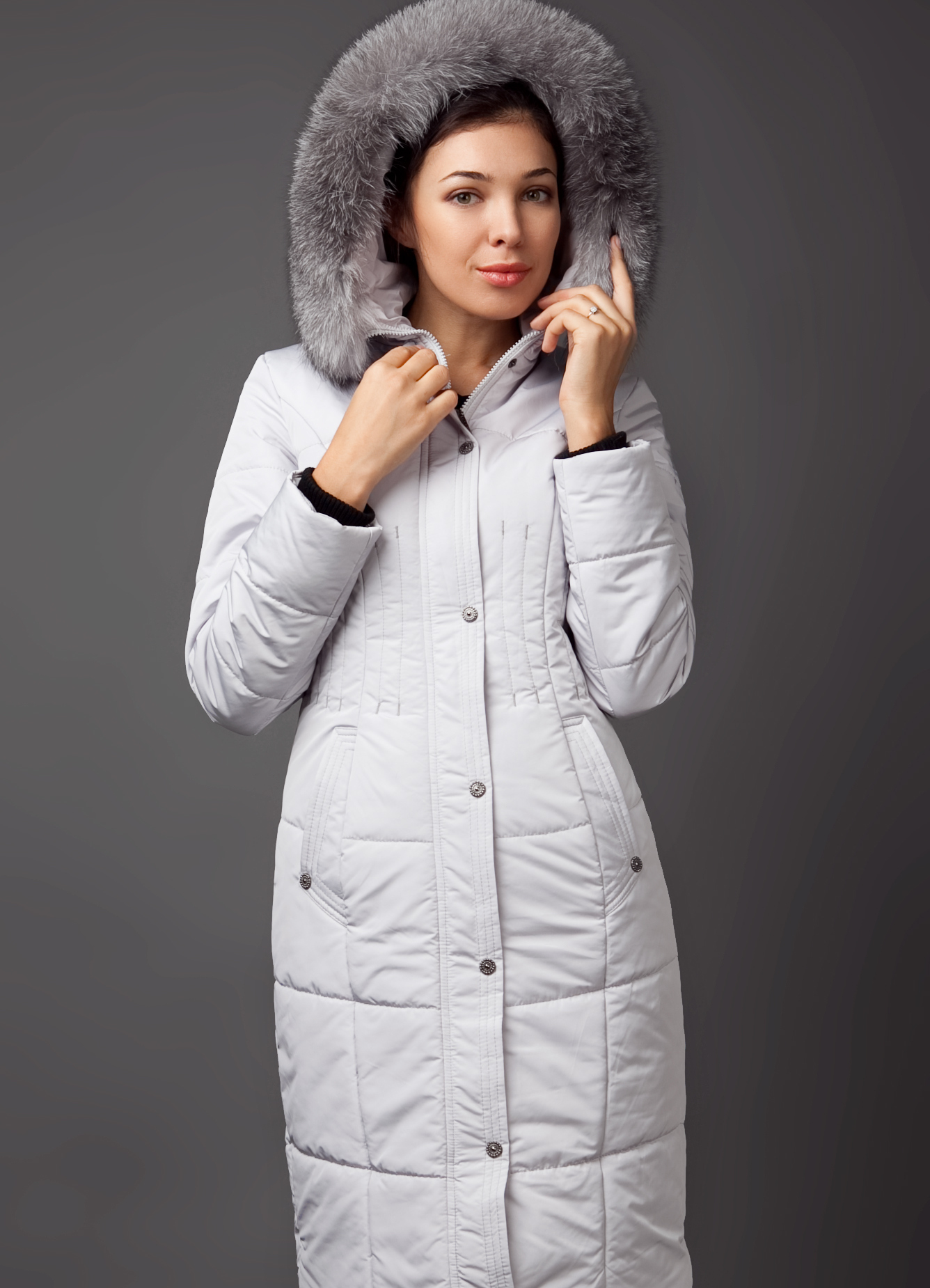 Пальто женское зимнее с капюшоном на синтепоне