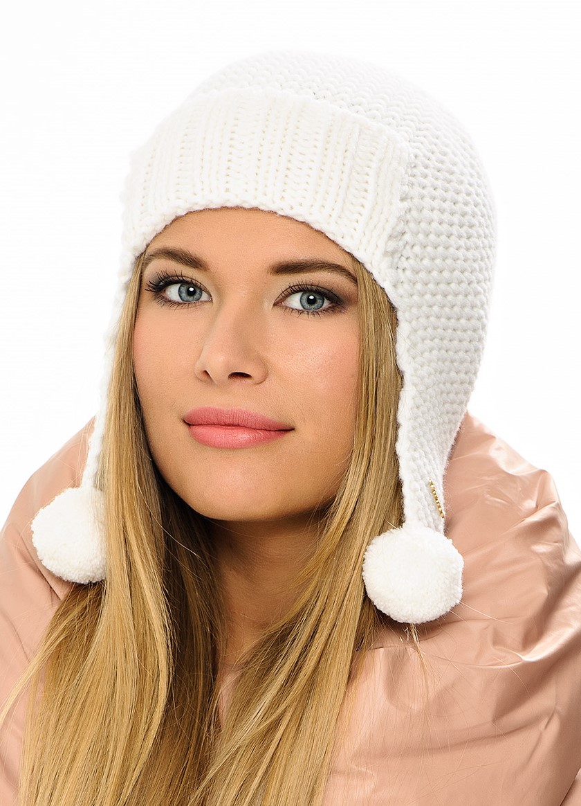 Зима шапка белая