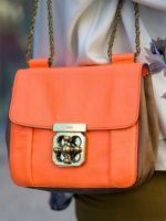 Оранжевая сумка – с чем носить яркий аксессуар?