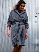 Женское серое пальто – с чем носить эту универсальную демисезонную одежду?
