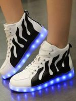 Светящиеся кеды – стильная обувь для взрослых и детей