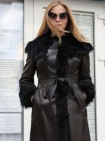 Зимнее кожаное пальто – с чем носить и как создавать стильные образы?