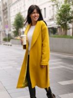 Пальто горчичного цвета – с чем носить, чтобы быть в тренде?